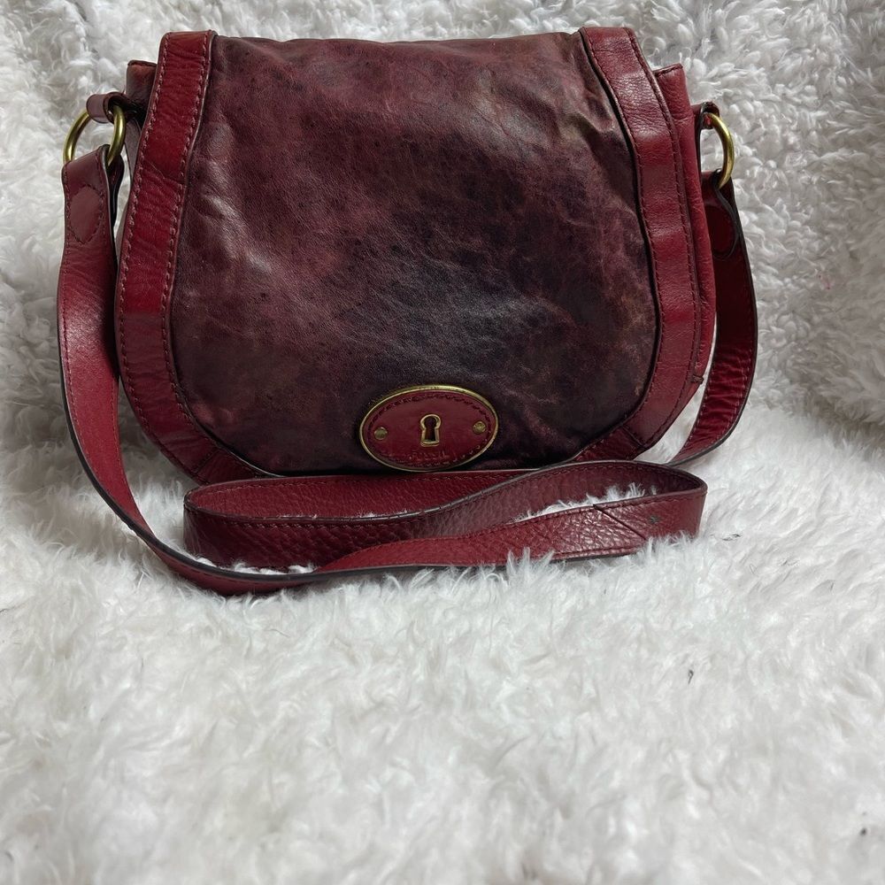 Fossil leather cranberry red messenger bag distressed cow hide leather f…